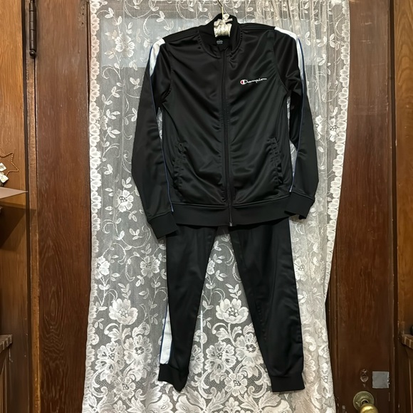 Champion Other - Boys large brand new like condition champion sweatshirt and matching sweatpants